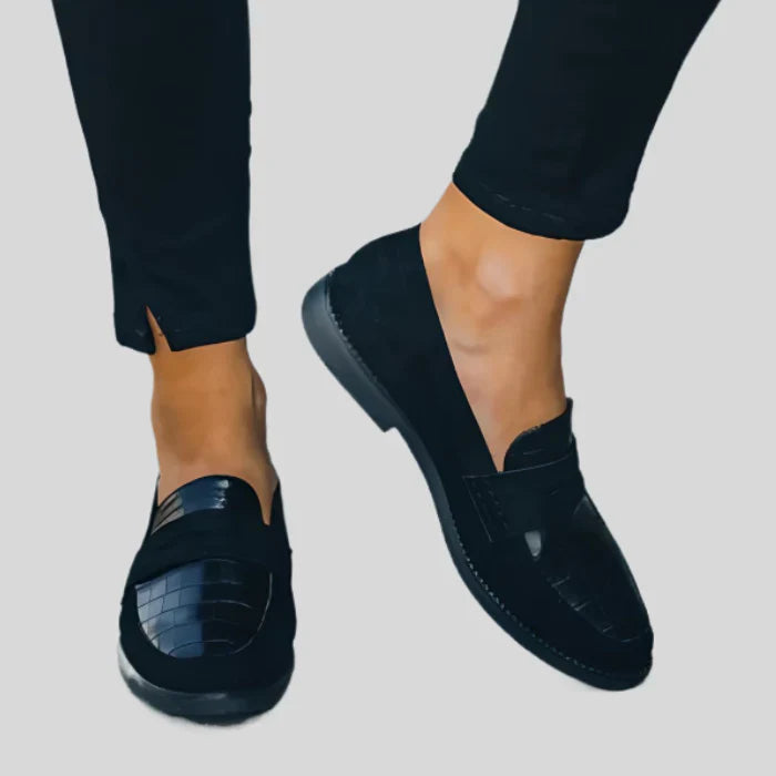 Sopi – Elegante Schwarze Schuhe mit Glänzendem Finish und Musterdesign