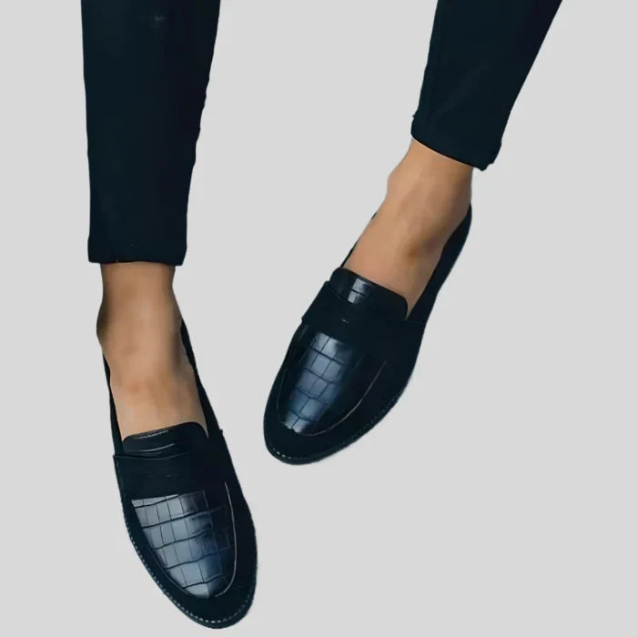 Sopi – Elegante Schwarze Schuhe mit Glänzendem Finish und Musterdesign